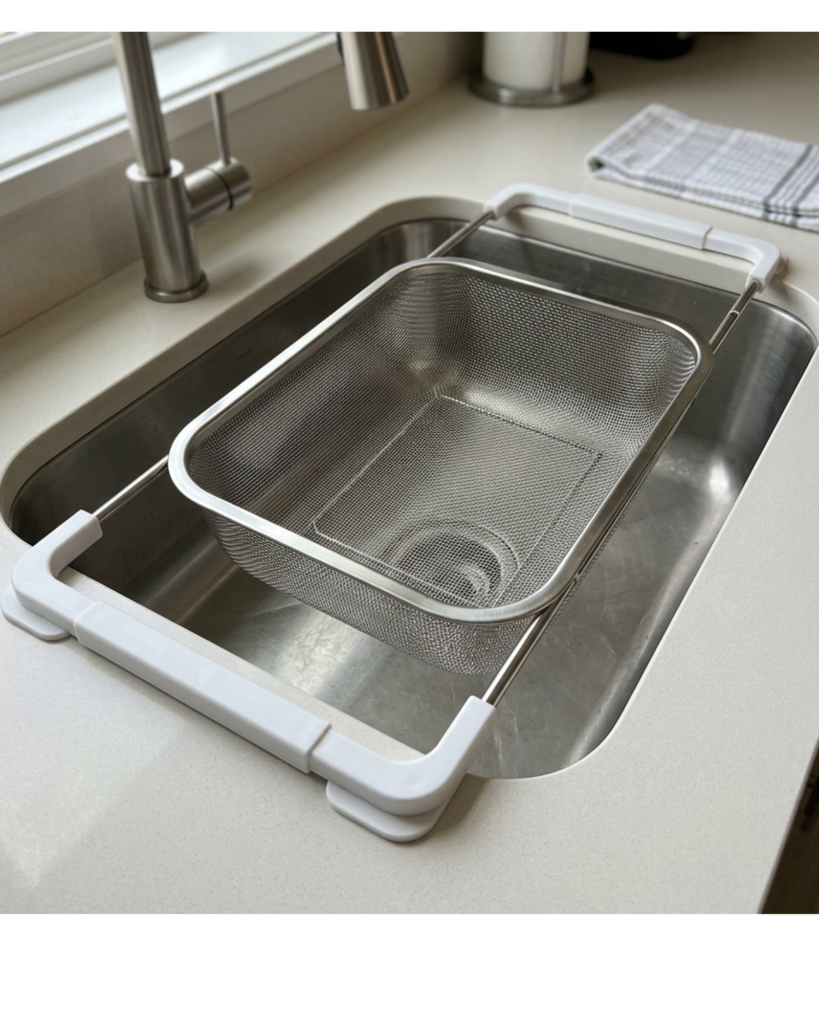 Vidlot Expandable Over-Sink Mesh Draining Basket 34-54 cm - Lifestyle view